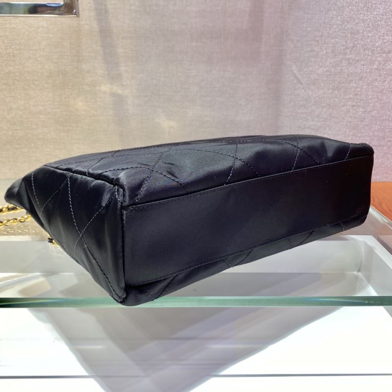 Pra*a tote bags